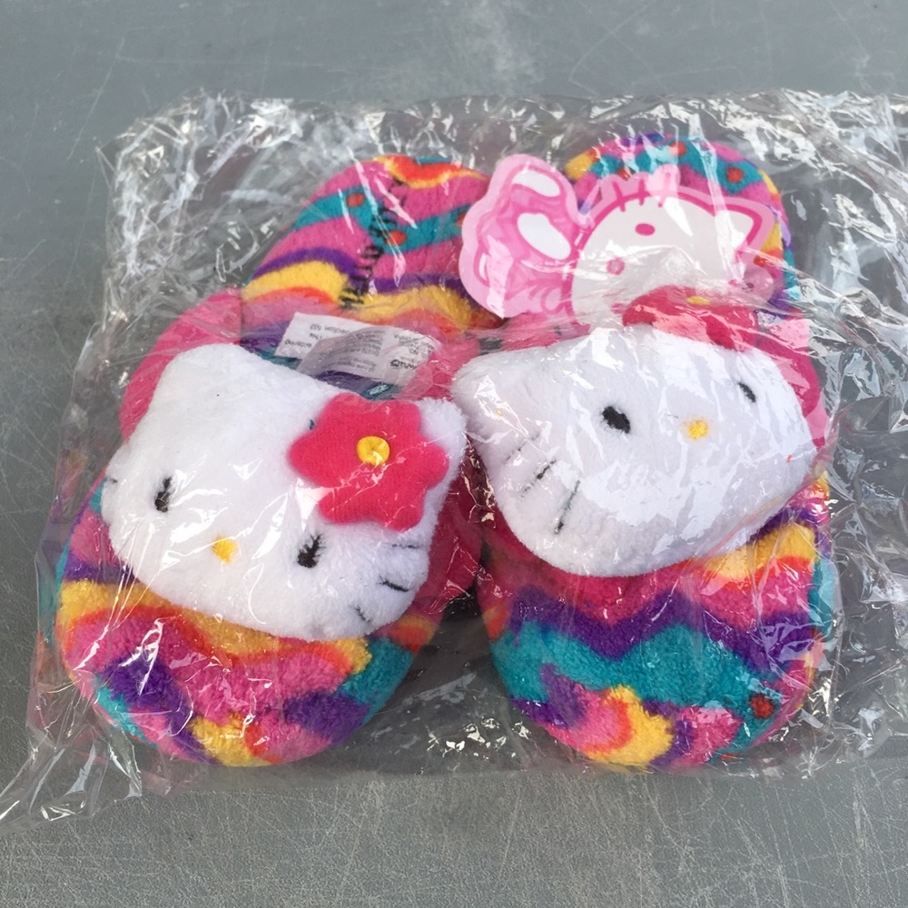 Hello Kitty Slipoers - Picture 2 of 4